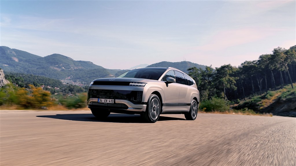 Hyundai Elektrikli Ailesi’nin Amiral Gemisi IONIQ 9 Türkiye’de Satışta