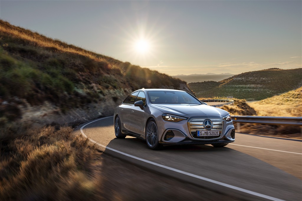 Mercedes-Benz, tarihinin en kapsamlı model hamlesini sürdürüyor